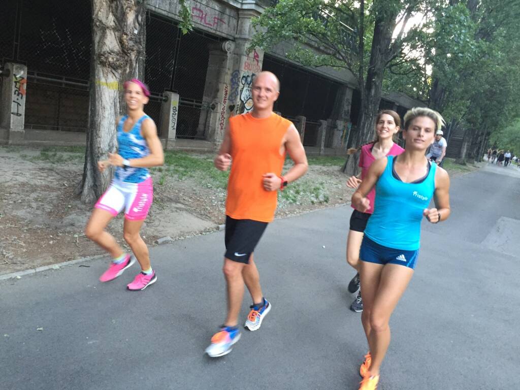 Tristyler trainieren am Donaukanal: Conny Köpper, Markus Steinacher, Melanie Raidl, Elisabeth Niedereder (06.06.2015) 