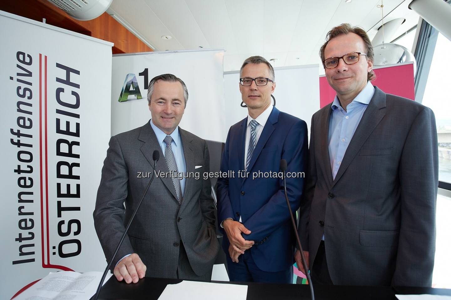 Hannes Ametsreiter, CEO A1, Jan Trionow, CEO Drei und Andreas Bierwirth, CEO T-Mobile: Internetoffensive Österreich: Internetoffensive kritisiert Urheberrechtsnovelle © Internetoffensive Österreich/APA-Fotoservice/Preiss
