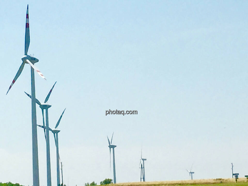 Windräder, Windanlage, Windenergie, Niederösterreich, © photaq.com (15.06.2015) 