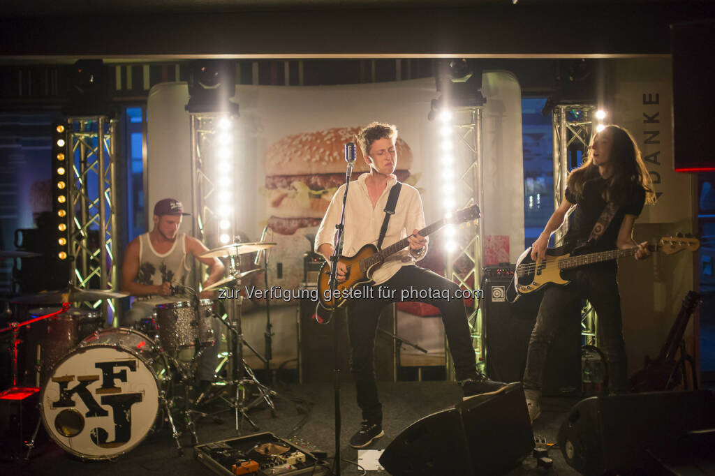 Die Rockband Kaiser Franz Josef spielte im McDonald's Restaurant in Klagenfurt auf., © Nedim Husicic | Optical Engineers (15.06.2015) 