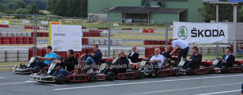 LR Helmut Bieler, Alex Luidolt (AKB Stmk.), Thomas Sykora, Raimund Baumschlager, Peter Püspök (EEÖ), Bgm. Engelbert Kenyeri, Hannes Hauptmann (Akbö), Jurrien Westerhof (EEÖ), Hubert Seiringer (Akbö) : ARGE Kompost & Biogas Österreich: 1. Biomethan-GoKart-Rennen in Rechnitz, (C) Akbö, © Aussendung (17.06.2015) 