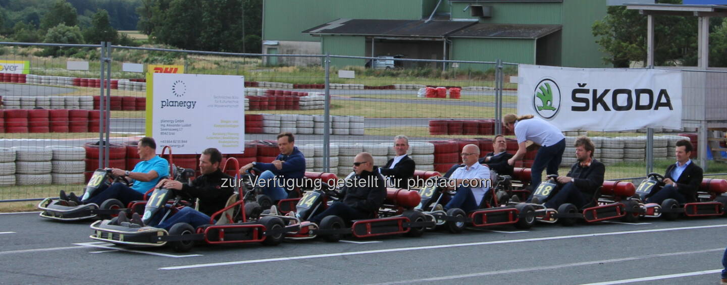 LR Helmut Bieler, Alex Luidolt (AKB Stmk.), Thomas Sykora, Raimund Baumschlager, Peter Püspök (EEÖ), Bgm. Engelbert Kenyeri, Hannes Hauptmann (Akbö), Jurrien Westerhof (EEÖ), Hubert Seiringer (Akbö) : ARGE Kompost & Biogas Österreich: 1. Biomethan-GoKart-Rennen in Rechnitz, (C) Akbö