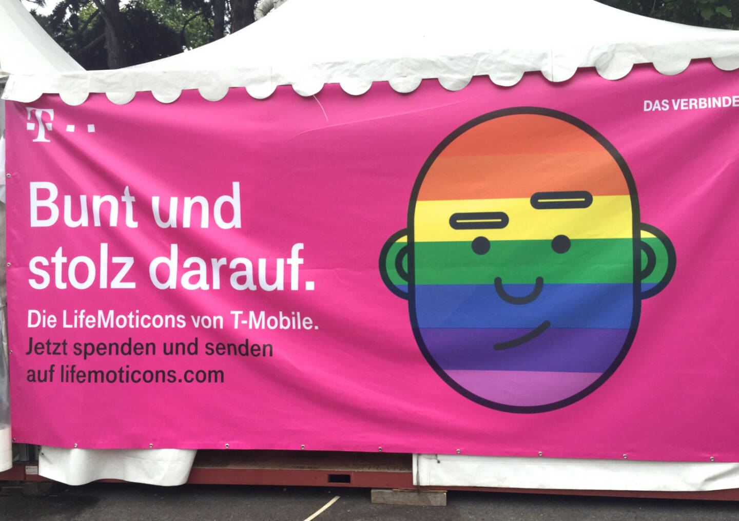 Die LifeMoticons von T-Mobile haben was vom Logo von http://runplugged.com