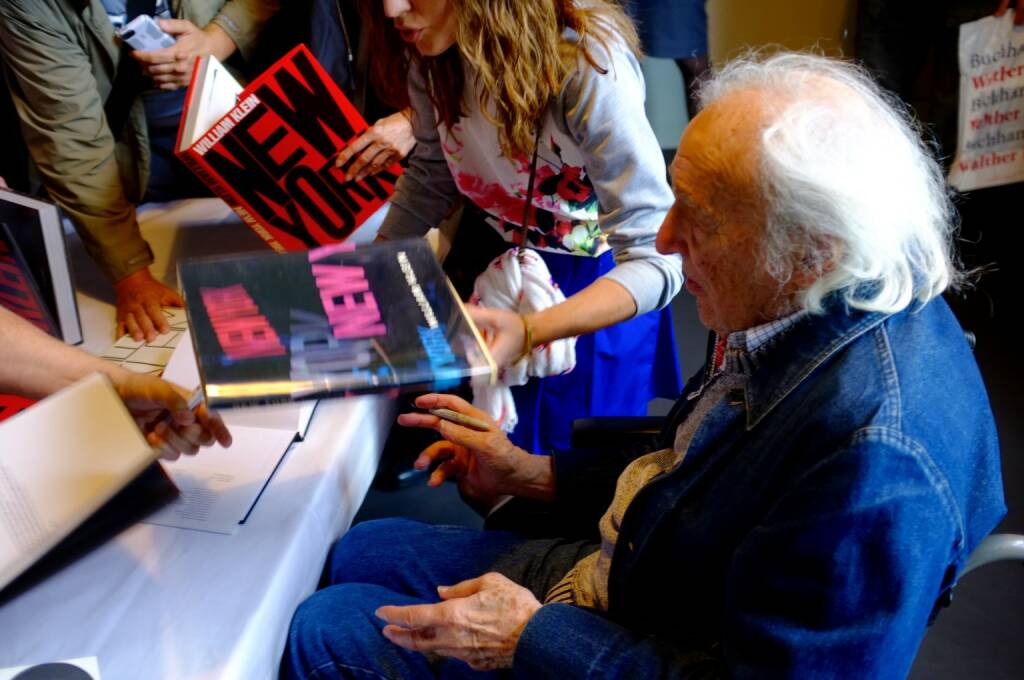 William Klein, signing New York, © Josef Chladek (21.06.2015) 