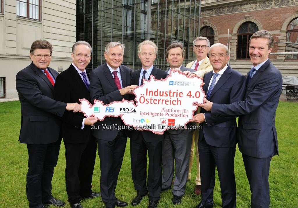 Rainer Wimmer, Vorsitzender PRO-GE; AK-Präsident Rudolf Kaske; Bundesminister Alois Stöger, Georg Kapsch, Präsident der IV; Lothar Roitner (Feei); Bernd-Thomas Krafft (Fmmi); Kurt Hofstädter (Siemens); Christian Knill (Fmmi): BM für Verkehr, Innovation und Technologie: Stöger/Kapsch/Kaske/Wimmer/Ederer/Knill: Österreich nützt industriellen Wandel als Chance: Gründung des Vereins Industrie 4.0, © BMVIT / Johannes Zinner
, © Aussender (26.06.2015) 