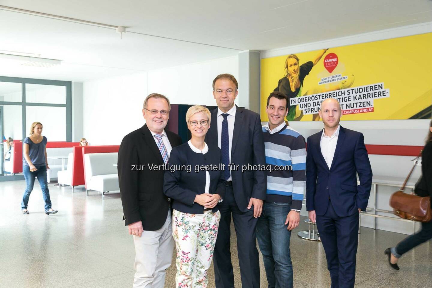 JKU-Rektor Richard Hagelauer, Landesrätin Doris Hummer, designierten JKU-Rektor Meinhard Lukas, ÖH JKU-Vorsitzenden Michael Obrovsky und JKU Operation Manager Alexander Freischlager: Eröffnung der Campusland OÖ-Lernzonen rund um den Hörsaal 1  (C) JKU