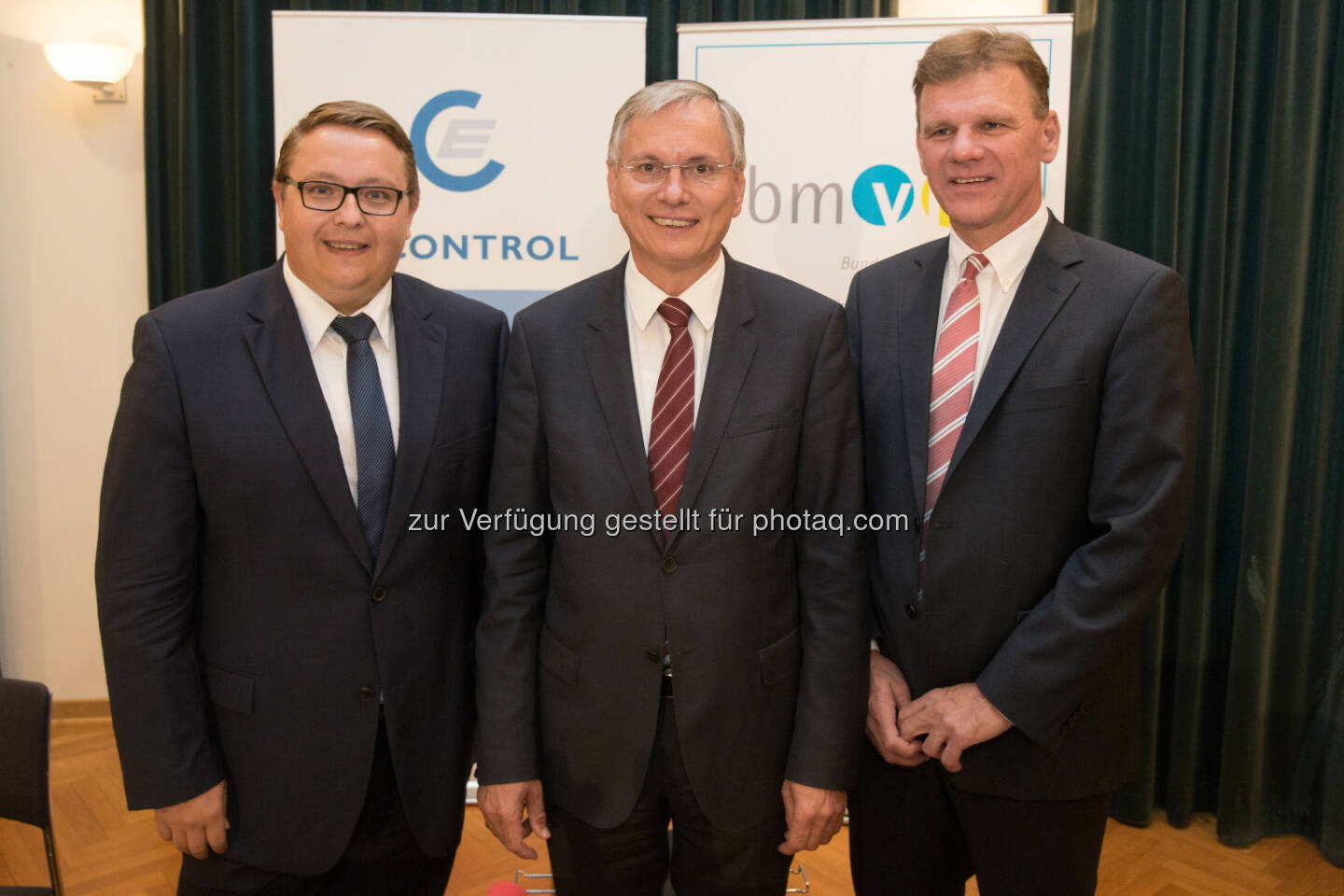 Martin Graf, Vorstand der Energie-Control Austria, Alois Stöger, Bundesminister für Verkehr, Innovation und Technologie und Michael Strebl, GF Salzburg Netz: Energie-Control Austria: Stöger/Graf/Strebl: Forschung & Entwicklung machen Österreich zum Frontrunner bei intelligenten Stromnetzen, © photonews.at/Georges Schneider
