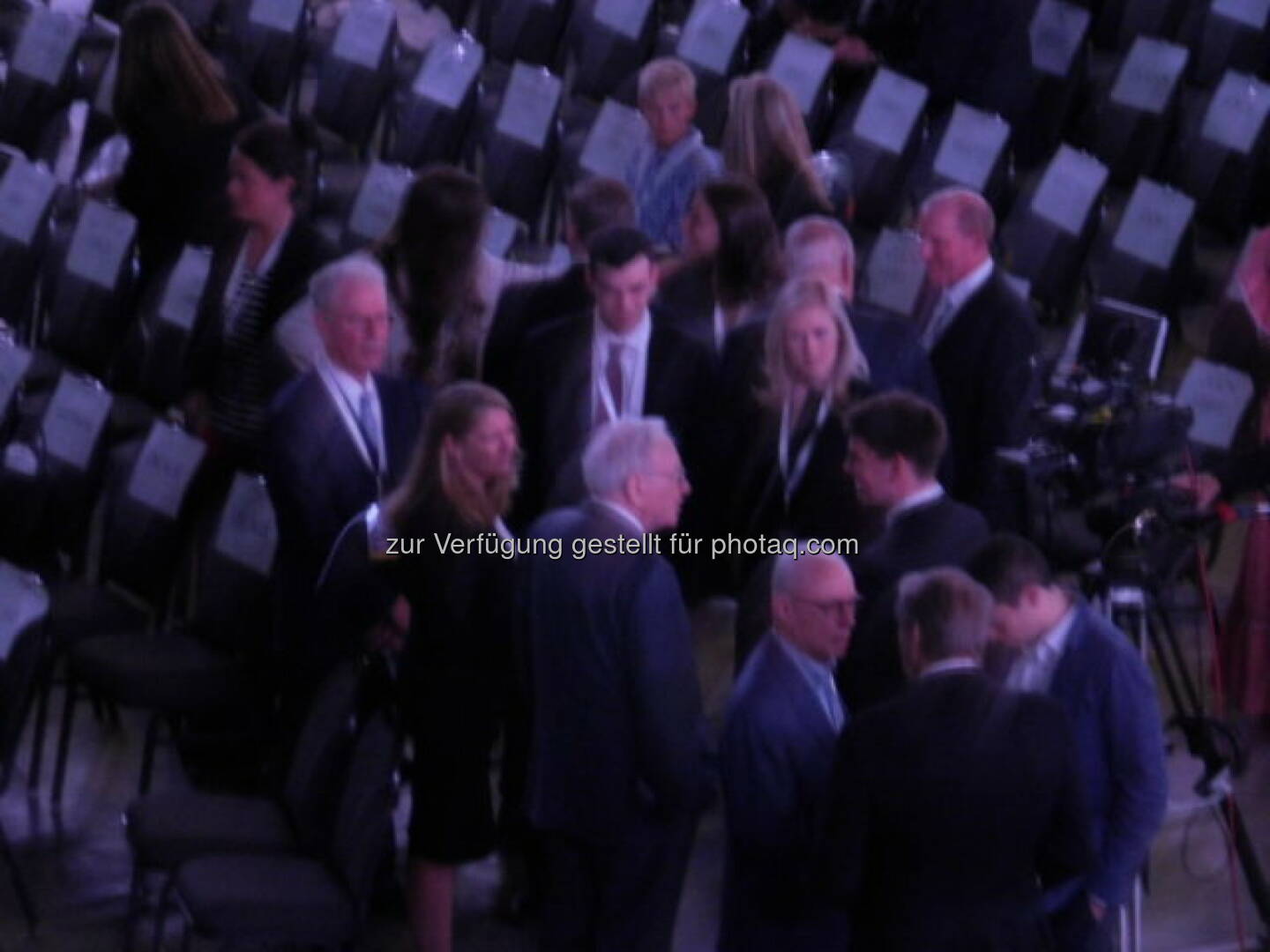 Warren Buffett im VIP-Bereich auf der Berkshire-Hathaway-Hauptversammlung