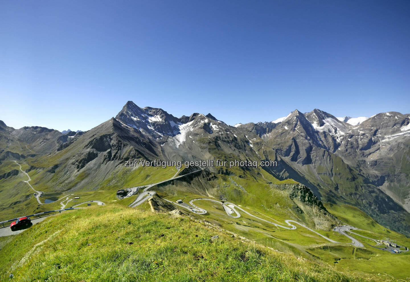 Großglockner Hochalpenstraßen AG: Am Weg zum Welterbe! - Großglockner Hochalpenstraße - Blick von der Edelweiß-Spitze auf 30 Dreitausender (Bild: Wöckinger, grossglockner.at)