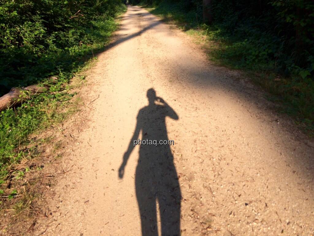 laufen, weg, Schatten, © Martina Draper (07.07.2015)