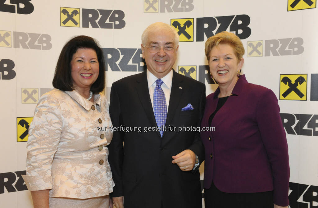 Charlotte und Walter Rothensteiner; Maria Rauch-Kallat, Unternehmerin und ehemalige Frauenministerin, © RZB (10.03.2013) 