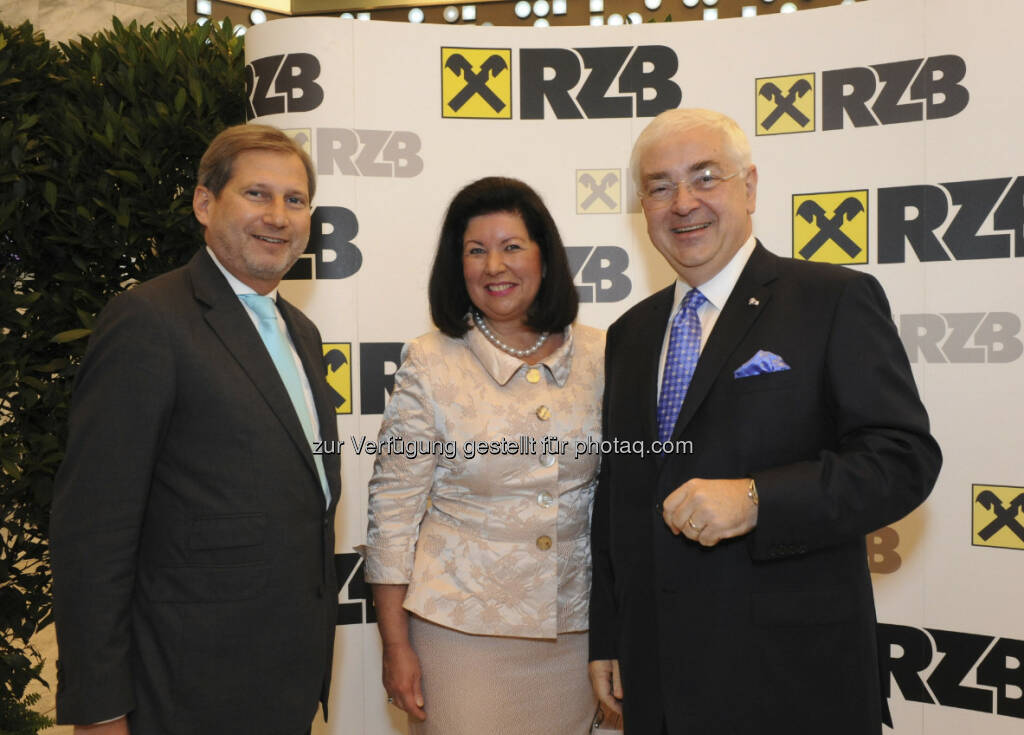 Johannes Hahn, EU-Kommissar und Vizepräsident des Europäischen Parlaments; Charlotte Rothensteiner und Walter Rothensteiner, RZB-Generaldirektor, © RZB (10.03.2013) 