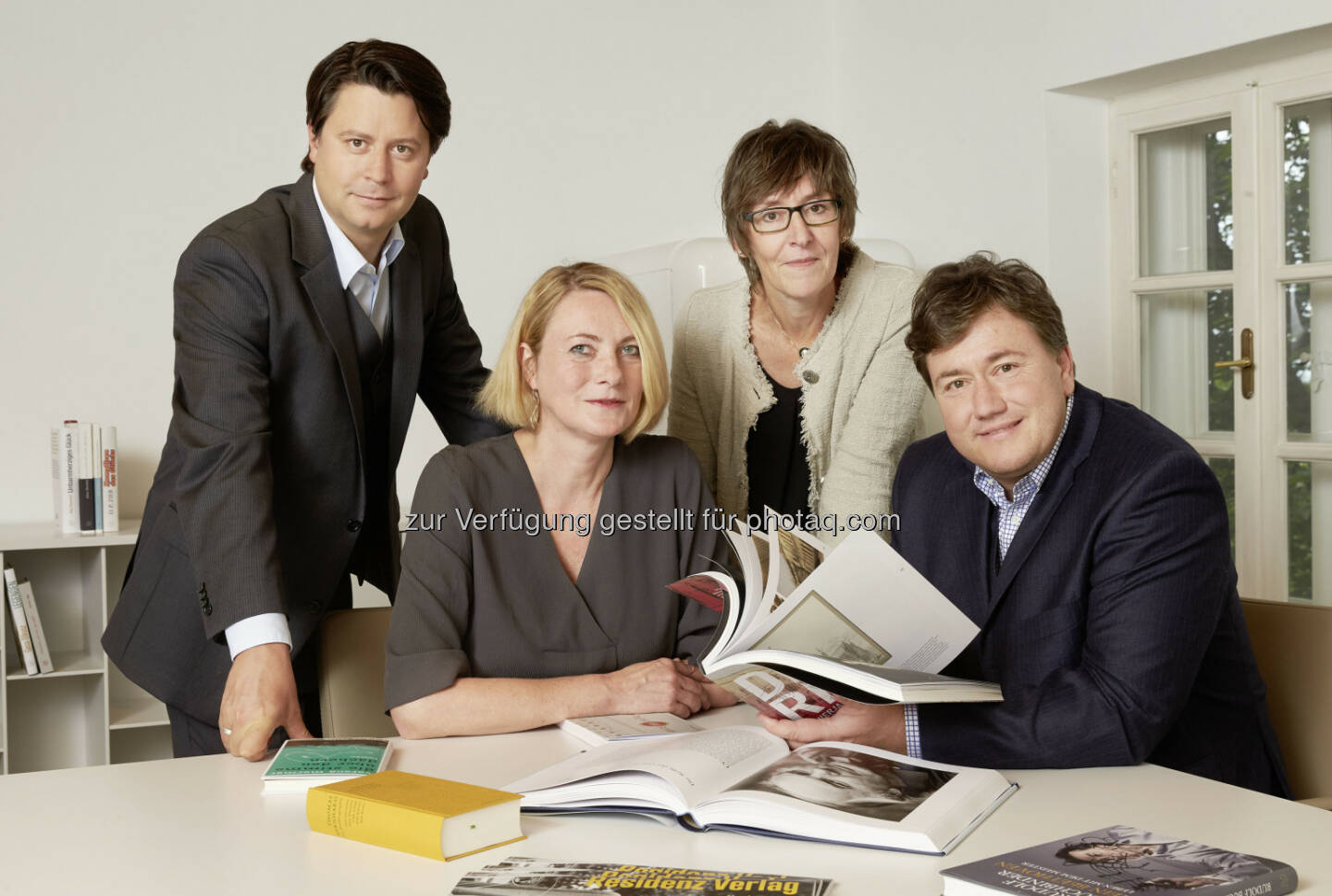 Rafael Walter, Claudia Romeder, Roswitha Wonka, Peter Daniell Porsche : Der Residenz Verlag kehrt nach Salzburg zurück : © Andreas Hechenberger/PDP Holding