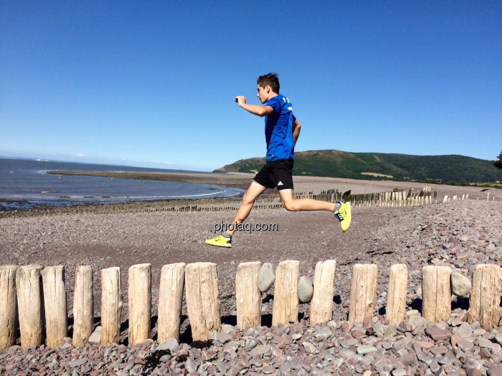 Nikolas Draper, Strand, Jump, © Martina Draper (19.07.2015)