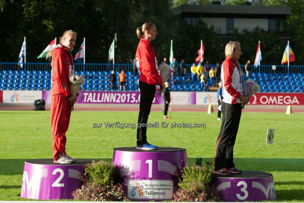 Ivona Dadic, Siegerehrung Siebenkampf, Medaillen (Bild: ÖLV/Coen Schilderman) (21.07.2015) 