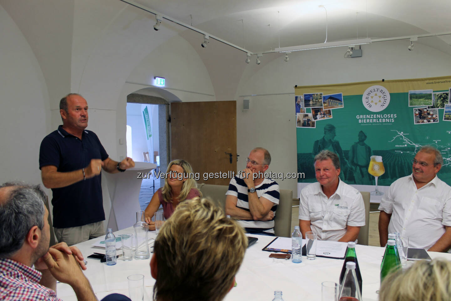 Werner Pürmayer (Mühlviertel Marken GmbH), Sigrid Walch (GF Mühlviertel Marken GmbH), Siegfried Thumfart (Verein Mühlviertler Wirtshauskultur), Ewald Pöschko (GF Braucommune Freistadt), Karl Steinbeiß (GF Tourismusverband Mühlviertler Kernland) : Projektpräsentation der BierWeltRegion in Freistadt : Fotograf: Andrea Stiendl/Fotocredit: Mühlviertel Marken GmbH