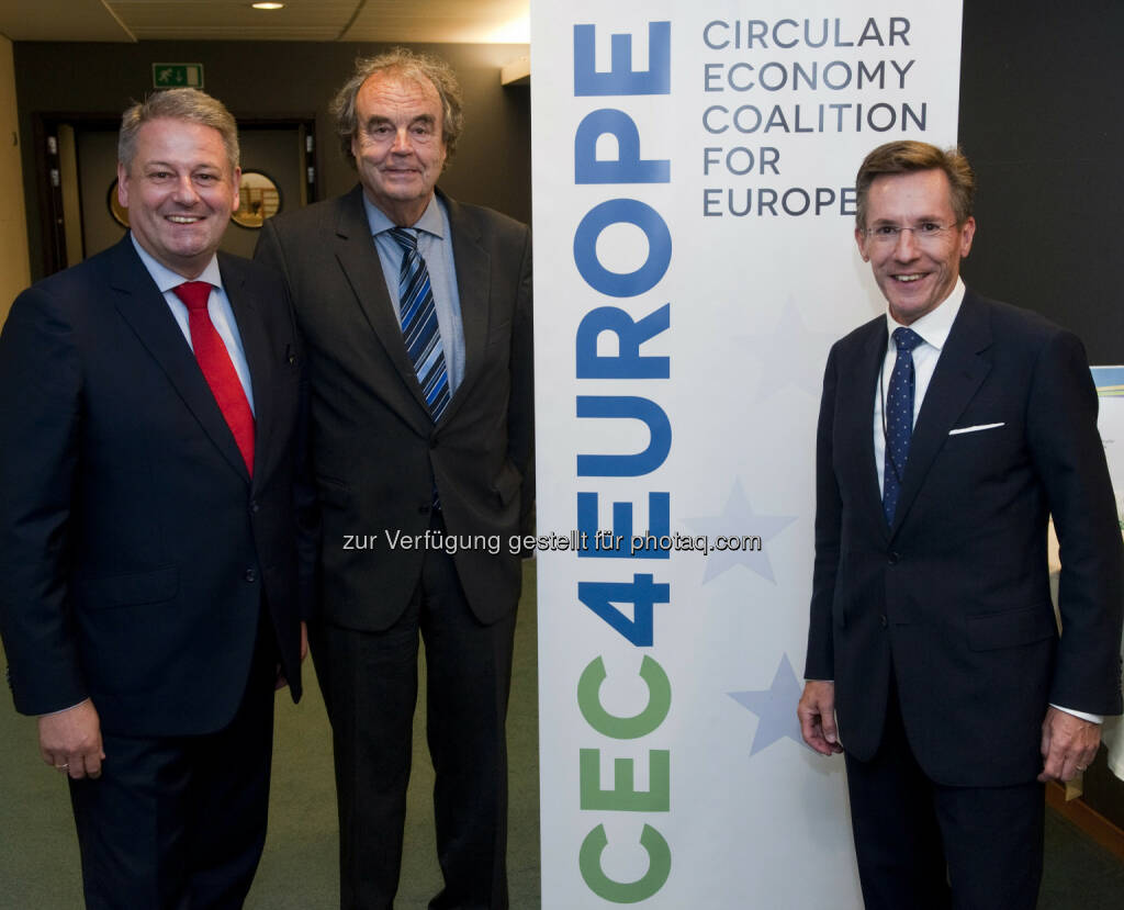 Andrä Rupprechter (Umweltminister), Karl-Heinz Florenz (EU-Abgeordneter, Gastgeber des Business Dinner), Christoph Scharff (ARA-Vorstand, Initiator der CEC4Europe) : Kreislaufwirtschaft als bedeutender Wirtschaftsfaktor der Zukunft in Europa :  Fotocredit: © HorstWagner.eu
, © Aussender (23.07.2015) 