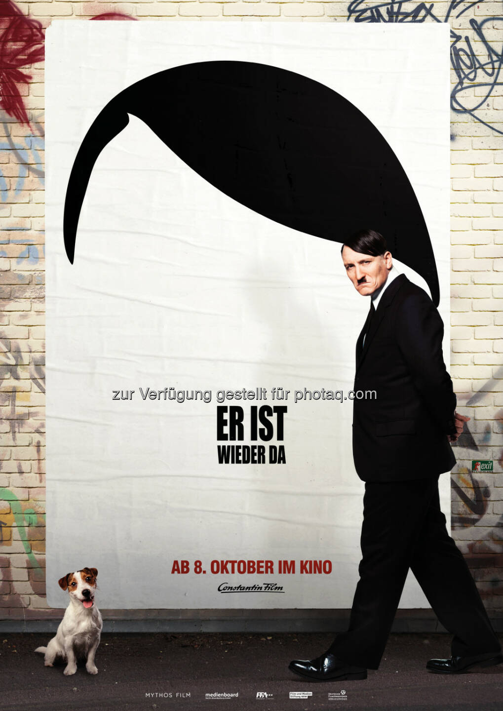 Oliver Masucci : „Er ist wieder da“ - Erste Kino-Teaser sind online :  am 8. Oktober 2015 kommt die Erfolgssatire um den wiedererwachten Adolf Hitler im Verleih der Constantin Film auf die Kinoleinwand : Fotocredit: obs/Constantin Film/Mathias Bothor