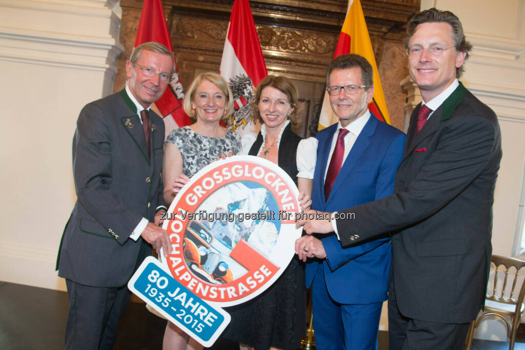 LH Wilfried Haslauer (Vorsitzender des Aufsichtsrates Großglockner Hochalpenstraßen AG, Salzburg), Barbara Neubauer (Präsidentin Bundesdenkmalamt), LH-Stv. Gaby Schaunig (Kärnten), Botschafter Wolfgang Waldner (Leiter Kulturpolitische Sektion BMEia), Johannes Hörl (Generaldirektor Großglockner Hochalpenstraßen AG) : Großglockner Hochalpenstraßen AG: 80 Jahre Großglockner Hochalpenstraße (C) grossglockner.at, © Aussendung (04.08.2015) 