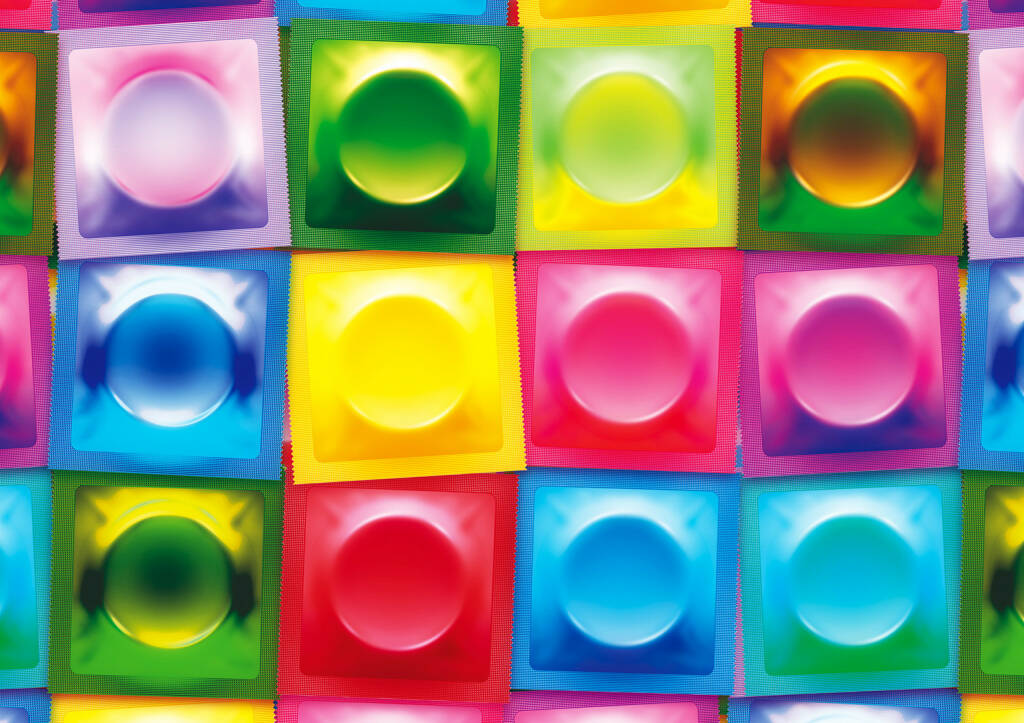 Kondom, Empfängnisverhütung. bunt, Verpackung - http://www.shutterstock.com/de/pic-221058085/stock-photo-bright-multicoloured-d-condom-wrapper-background.html, © www.shutterstock.com (07.08.2015) 