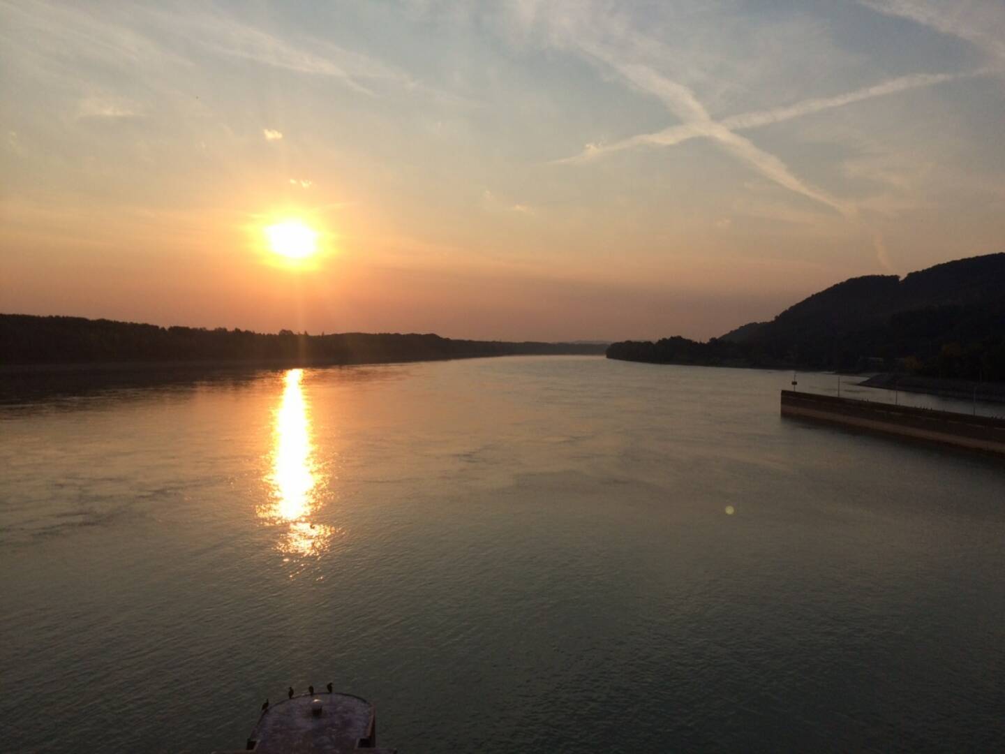 Sonnenaufgang über der Donau der 100.