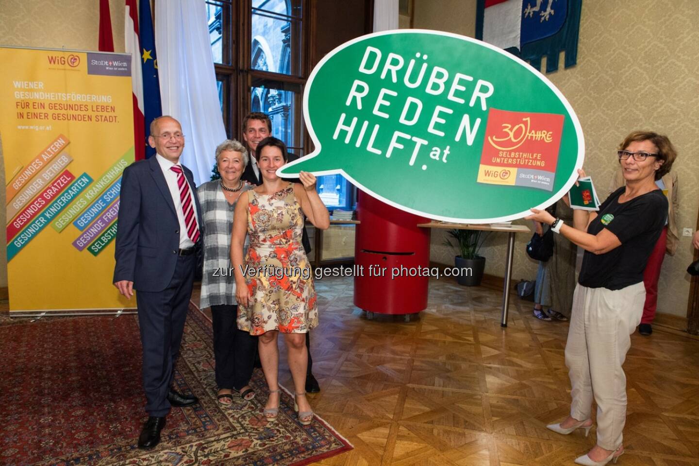 Dennis Beck (WiG-GF), Ilse Forster (ehem. Leiterin Servicest. f. Selbsthilfegruppen), Andreas Keclik (SUS Wien-Leiter), Sonja Wehsely (Gesundheitsstadträtin) : Jubiläum : Wehsely lud Selbsthilfegruppen und WegbereiterInnen der Selbsthilfe ins Rathaus : 30 Jahre Selbsthilfe-Unterstützung in Wien : Fotograf: Andrew Rinkhy/Fotocredit: WiG