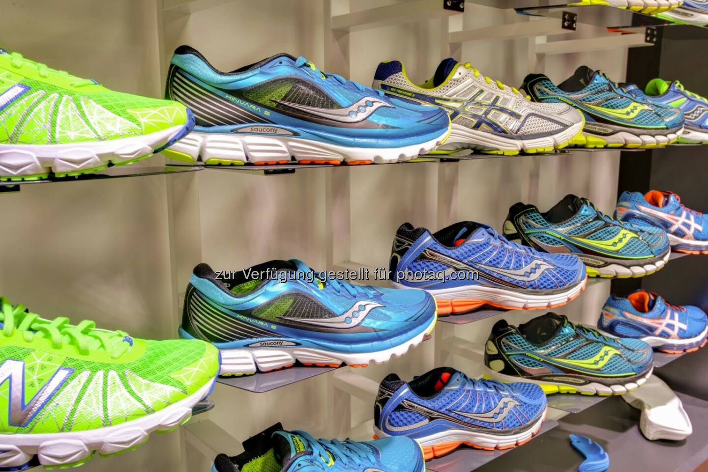 Laufschuhsortiment, Laufen, Schuhe - Conda schickt WeMove RunningStores an den Start (Bild: Conda.at)