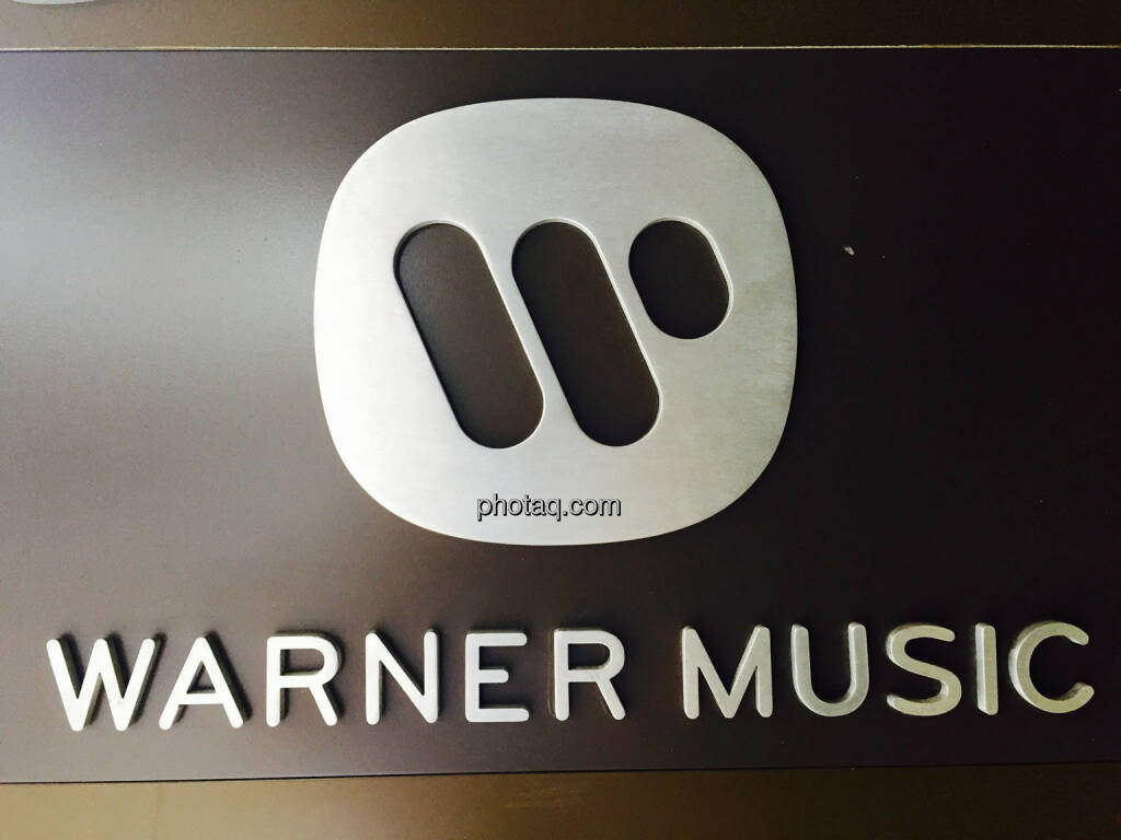 Warner Music, Logo, © photaq.com (23.08.2015) 