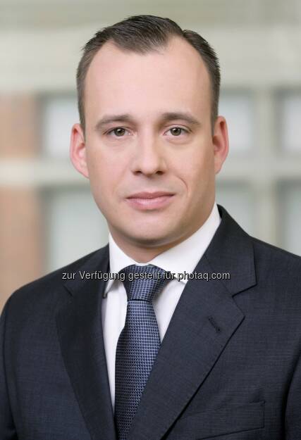 Franz Althuber (DLA Piper Weiss-Tessbach): Praktikerseminar gemeinsam mit Florian Schuhmacher (DLA Piper Weiss-Tessbach) zur Business Judgement Rule, am 16. November 2015, vom Linde Verlag organisiert: Darstellung der Rechtslage und die damit verbundenen Auswirkungen auf die Tätigkeit von Geschäftsführern und Vorstandsmitgliedern, sowie Strategien zur Haftungsvermeidung. Das kürzlich beschlossene Strafrechtsänderungsgesetzes 2015, welches am 1. Jänner 2016 in Kraft tritt, bringt nicht nur eine umfassende Neuregelung des Bilanzstrafrechts. Infolge eines Initiativantrages der Justizsprecher von SPÖ und ÖVP im Rahmen des Gesetzgebungsverfahrens wird nun auch die ursprünglich aus dem US-amerikanischen Recht stammende Business Judgement Rule ausdrücklich gesellschaftsrechtlich verankert : © DLA Piper Weiss-Tessbach, © Aussender (24.08.2015) 