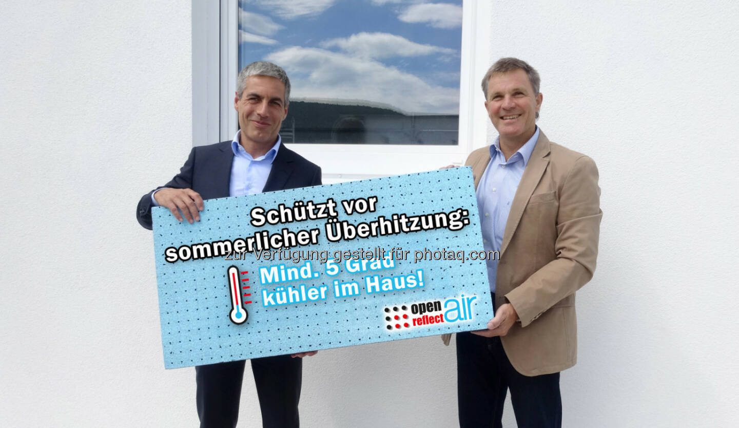 Georg Bursik, (GF Baumit Wopfinger), Jürgen Lorenz (Leiter Forschung, Entwicklung Baumit Wopfinger) : Im Baumit Forschungspark, dem größten Forschungspark für Baustoffe in Europa, hat man die Temperaturentwicklung bei unterschiedlichen Baukonstruktionen in den vergangenen Wochen genau untersucht. Unsere Messergebnisse zeigen ganz klar, dass Wärmedämmung nicht nur vor Kälte sondern auch vor sommerlicher Überhitzung schützt, so Jürgen Lorenz: © Baumit