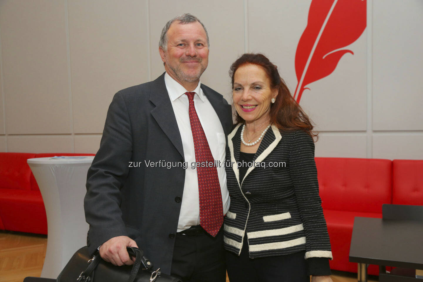 Franz Nauschnigg (Österreichische Nationalbank), Eva Pfisterer (langjährige ORF-Wirtschaftsredakteurin, Trainerin und Moderatorin)