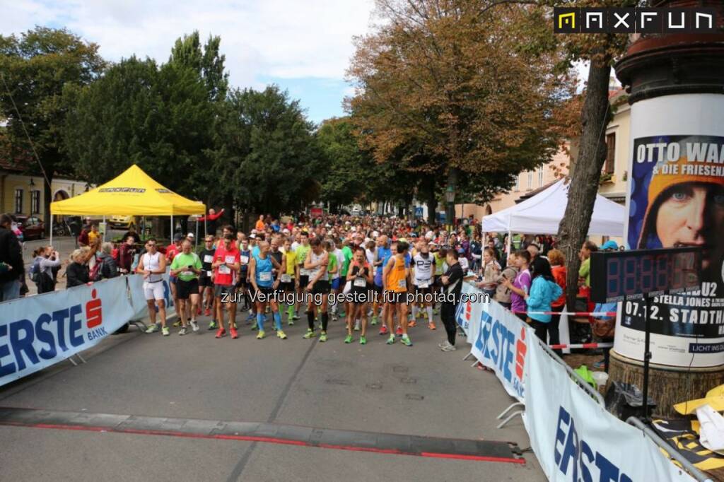 Stammersdorfer Winzerlauf 2015, Start, © MaxFun Sports (09.09.2015) 