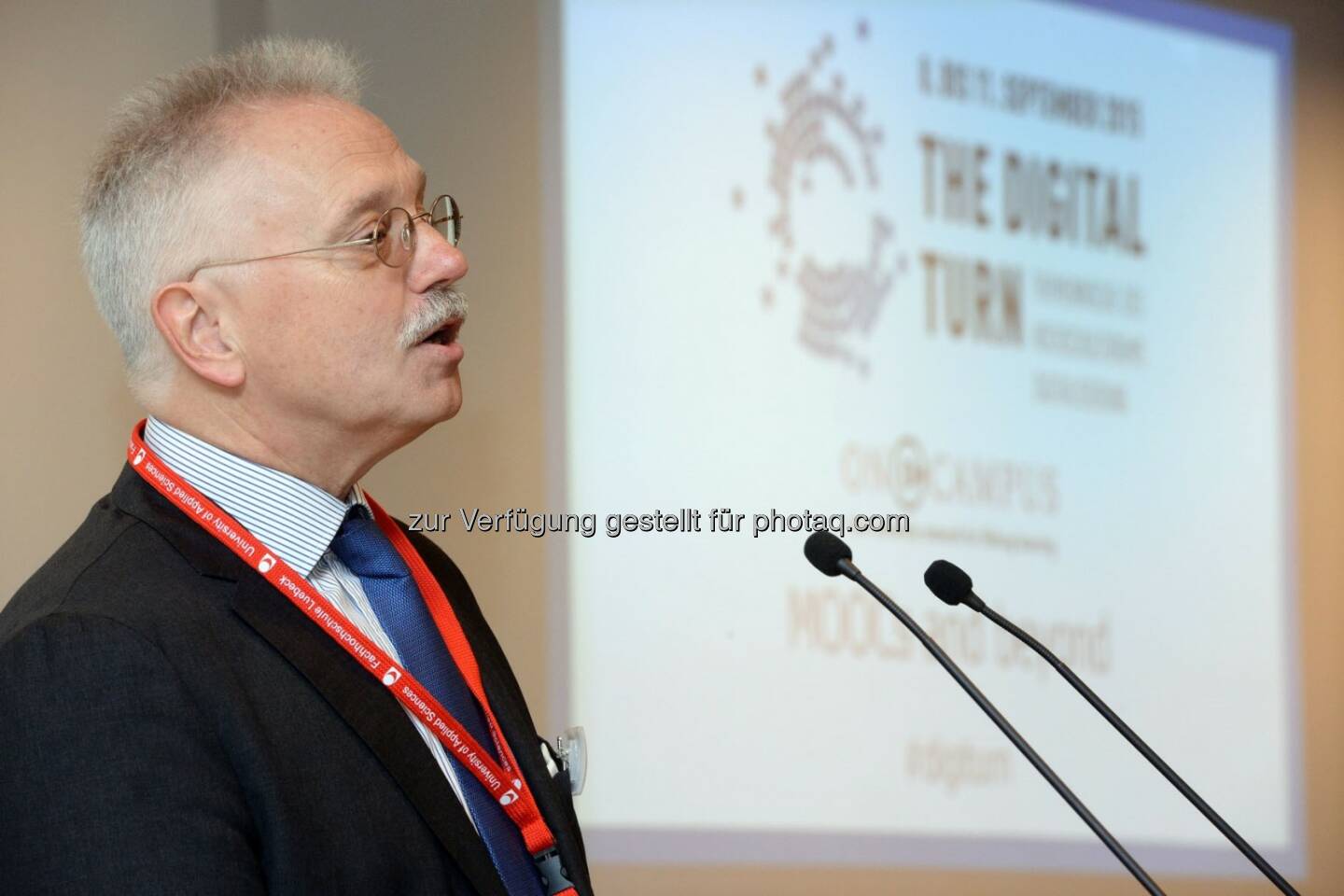 Rolf Granow (GF oncampus GmbH und Direktor des Instituts für Lerndienstleistungen der FH Lübeck) beim Konferenztag Moocs and beyond in Berlin im Rahmen der Themenwoche The Digital Turn“ : Online-Kurse (Moocs) werden in Deutschland zum Mainstream - FH Lübeck hat Führungsrolle in der Produktion freier Bildung : Fotocredit: Fachhochschule Lübeck/ David Ausserhofer