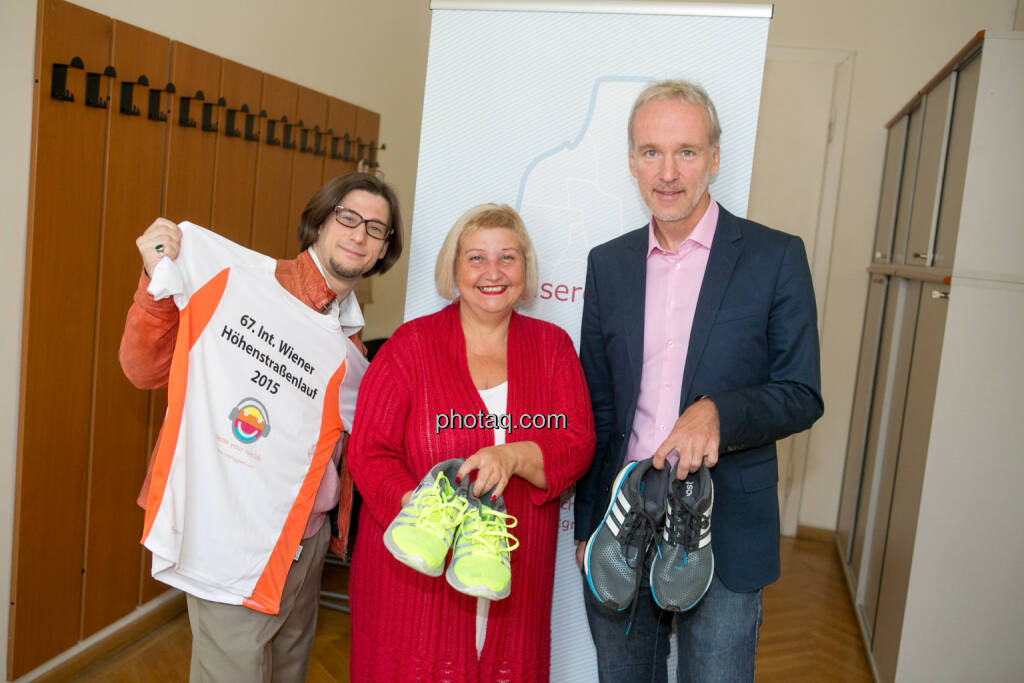 Lukas Jersabek, Martina Malyar (Bezirksvorsteherin Alsergrund), Christian Drastil, Runplugged am Alsergrund - Ein Bezirk läuft sich fit, © photaq/Martina Draper (10.09.2015) 