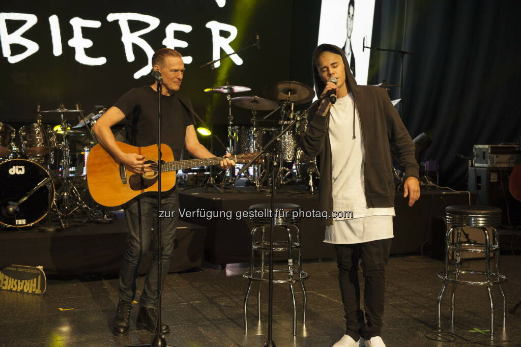 Bryan Adams, Justin Bieber, © Universal Music Entertainment (16.09.2015) 