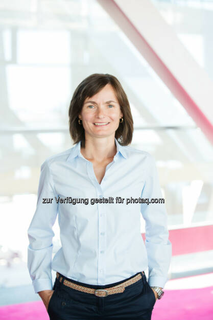 Anja Tretbar-Bustorf (42) übernimmt per 1. Oktober 2015 die Rolle als Leiterin der Rechts- und Regulierungsabteilung bei T-Mobile Austria : Fotocredit: T-Mobile/König, © Aussendung (23.09.2015) 