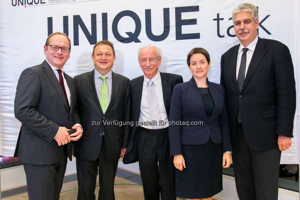 Gerald Groß (Moderator), Josef Kalina (GF Unique relations), Bernd Marin (Sozialwissenschafter), Sonja Wehsely (Gesundheitsstadträtin), Hans Jörg Schelling (Finanzminister) : Unique talk: BM Schelling und SRin Wehsely im Diskurs über den Vollkaskostaat Österreich und die Mündigkeit der Österreicher : Fotocredit: Unique Public Relations GmbH/APA-Fotoservice/Rastegar, © Aussender (24.09.2015) 