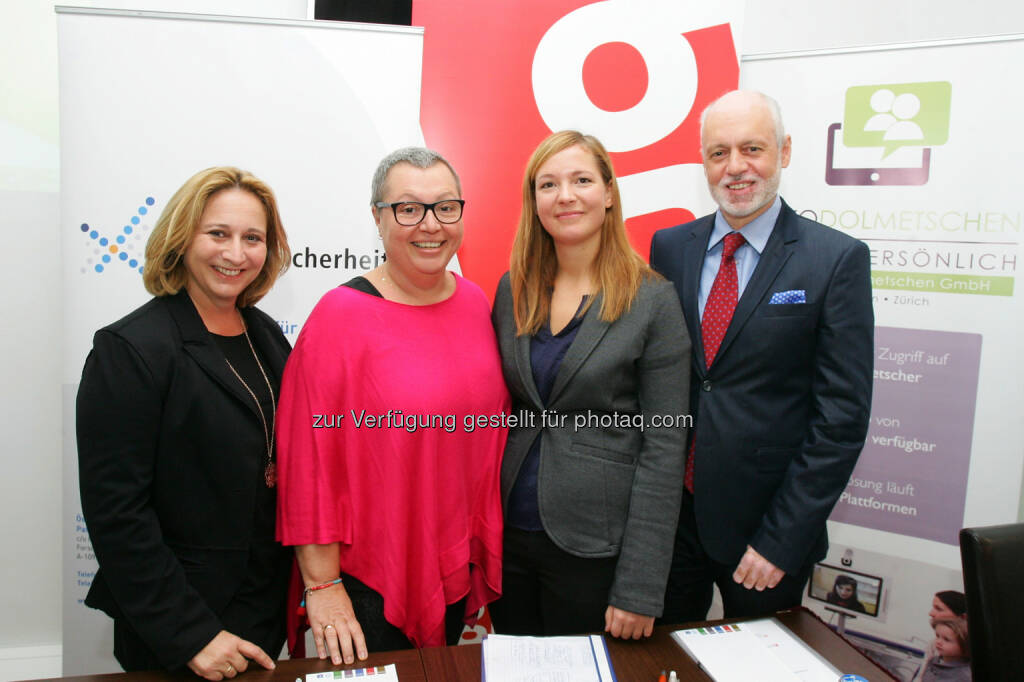 Maria Kletecka-Pulker (GF Plattform für Patientensicherheit), Sabine Oberhauser (BM für Gesundheit), Cornelia Recheis (Projektkoordinatorin der Plattform Patientensicherheit), Gerald Bachinger (Sprecher der Patientenanwälte) : Pilotprojekt Gebärdensprachdolmetscher am Display : erstmalige flächendeckende Gesundheitsversorgung gehörloser Menschen durch mobil einsetzbares Videodolmetschen : ©Welldone/APA-Fotoservice/Hautzinger, © Aussender (25.09.2015) 