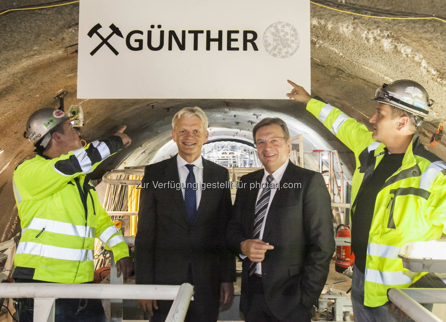  Franz Bauer (Vorstand ÖBB-Infrastruktur), Günther Platter (LH Tirol) : Andrehfeier Brenner Basistunnel :  Erste Tunnelbohrmaschine beim Brenner Basistunnel nimmt Fahrt auf : Fotocredit: BBT se/Die Fotografen