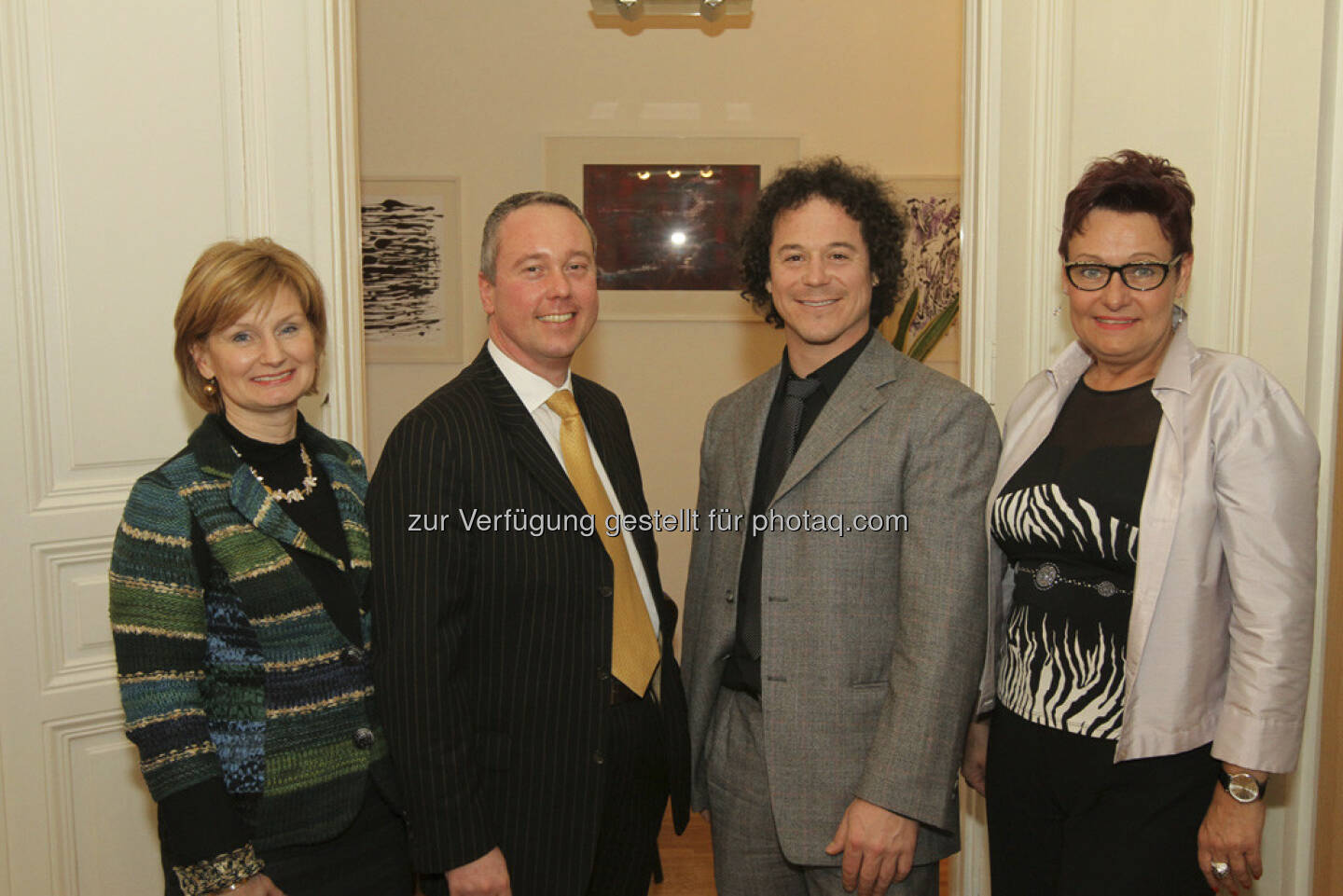 Susanne Neuner (Direktorin der Vienna Business School Floridsdorf), Andreas Dolezal (SCA), Rainer Schönfelder (You Will Like It Investments), Karin Schiketanz (GF der SCA)
