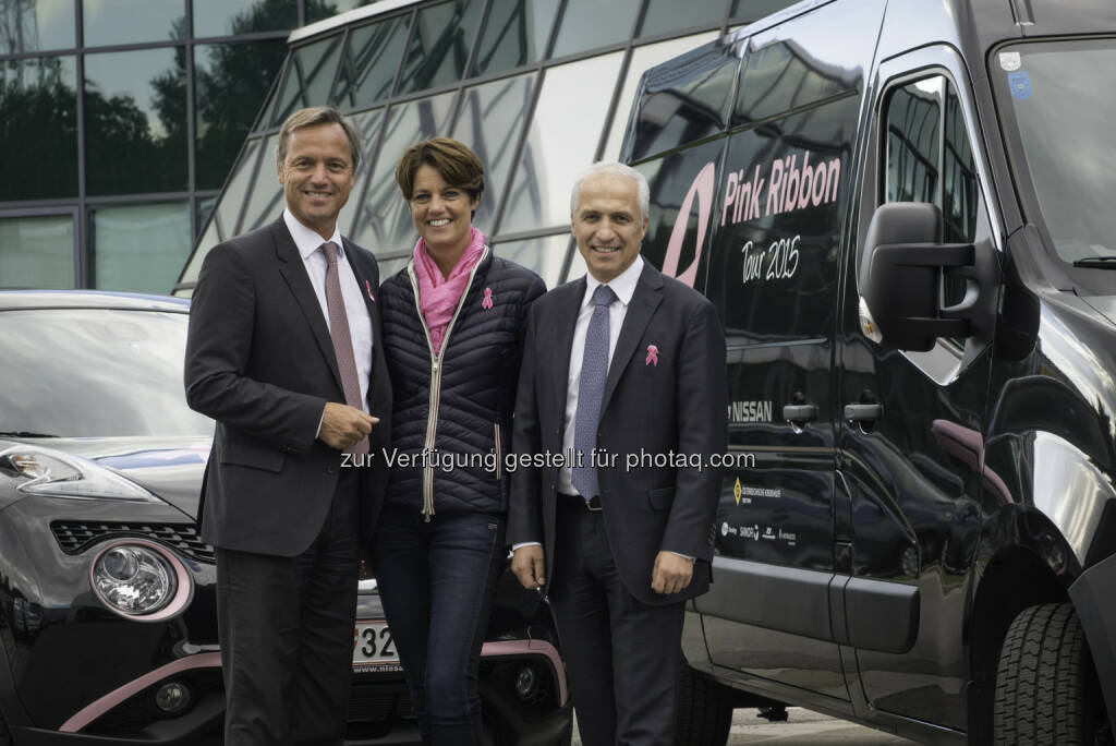 Robin Rumler, Martina Löwe, Tobias Eichhorn : Pfizer macht mobil gegen Brustkrebs : Pfizer ist Pink Ribbon-Partner der Österreichischen Krebshilfe und unterstützt die österreichweite Pink Ribbon Tour 2015 : © Pfizer, © Aussender (30.09.2015) 