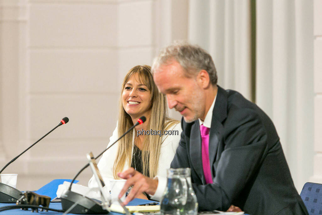 Jury - Nina Bergmann (finanzen.at/Springer), Christian Drastil, © photaq/Martina Draper (01.10.2015) 