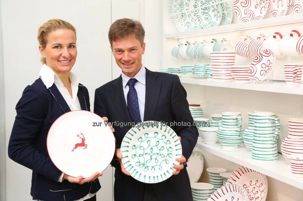 Martina Lillie (GF Albin Denk), Jakob von Wolff (GF Gmundner Keramik) : Erfolgskurs der Gmundner Keramik wird fortgesetzt : Eröffnung des 1. Gmundner Keramik Brandstores in Wien : Fotocredit: Gmundner Keramik/APA-Fotoservice/Schedl, © Aussender (01.10.2015) 