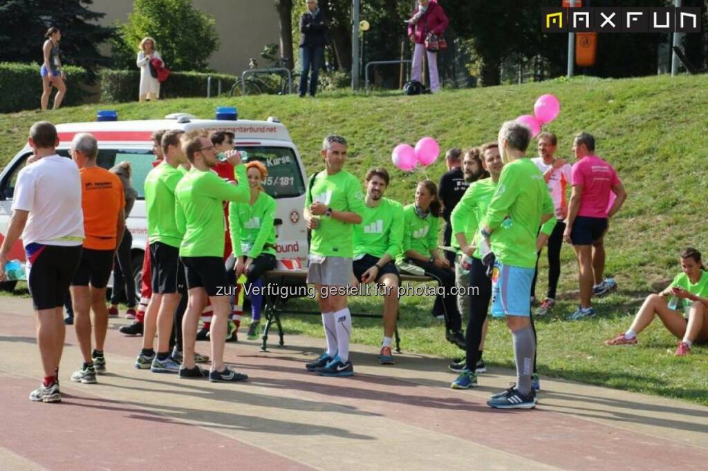 67. Internationaler Wiener Höhenstraßenlauf, wikifolio runplugged runners, © MaxFun Sports (06.10.2015) 