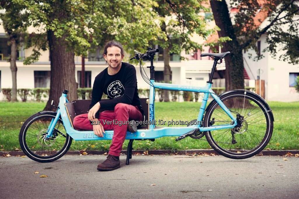Daniel Kofler (GF Bike Citizens) : Bike Citizens befährt neue Wege : Fahrrad-Online-Plattform sammelt Geld über die Crowd : Für die Erschließung des Marktes in Amerika sowie für den Aufbau eines Online-Shops für die Vermarktung nützlicher Fahrrad-Produkte sammelt Bike Citizens ab 8. Oktober Kapital auf der Crowdfunding-Plattform Green Rocket : Fotocredit: Bike Citizens, © Aussendung (08.10.2015) 