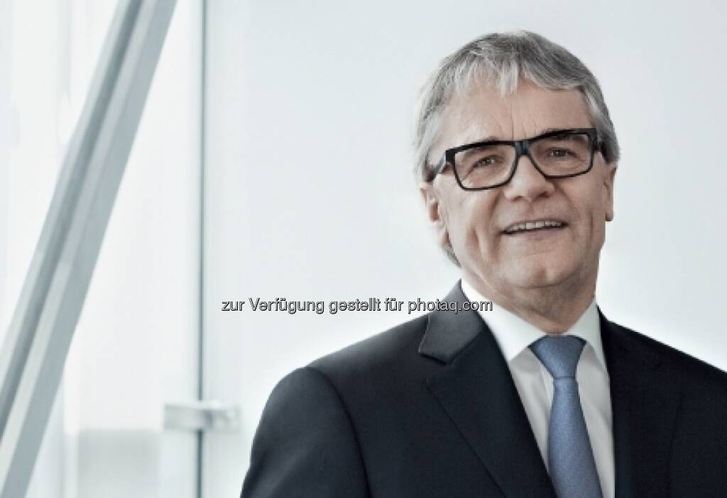 Voest-Chef Eder wird Präsident des Weltstahlverbandes - Nach einem Chinesen, einem Russen und einem Koreaner wird ab 2014 ein Österreicher an der Spitze der World Steel Association stehen., http://diepresse.com/home/wirtschaft/economist/1461775/VoestChef-Eder-wird-Praesident-des-Weltstahlverbandes
 (23.03.2013) 