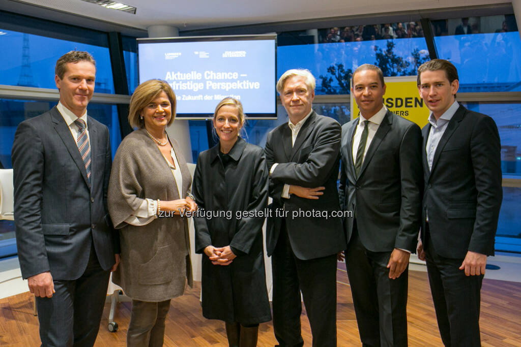 Christian Knill (CEO Knill Energy), Bettina Glatz-Kremsner (Vorstand Casinos Austria & Österreichische Lotterien), Botschafterin Alexa Wesner, Peter Pelinka, Robin Lumsden (Lumsden and Partners), Außenminister Sebastian Kurz, © Martina Draper (16.10.2015) 