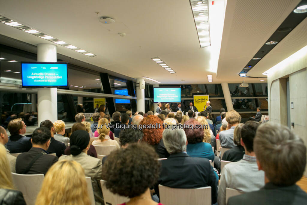 Christian Knill (CEO Knill Energy), Bettina Glatz-Kremsner (Vorstand Casinos Austria & Österreichische Lotterien), Außenminister Sebastian Kurz, Robin Lumsden (Lumsden and Partners), Peter Pelinka, © Martina Draper (16.10.2015) 