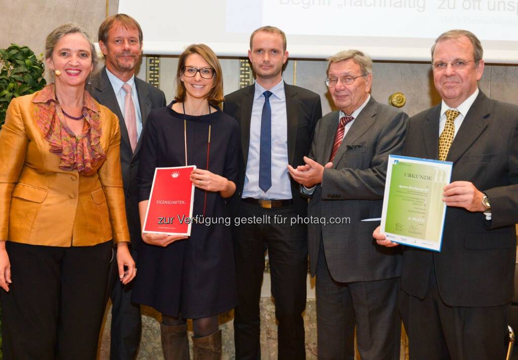 Agrana: Der Austrian Sustainability Reporting Award (ASRA) - der Preis für die besten österreichischen Nachhaltigkeitsberichte - wurde heuer an insgesamt 14 Unternehmen vergeben.
Dabei ging ein Preis in der Kategorie Bester Integrierte Geschäfts- und Nachhaltigkeitsbericht unter anderem an die AGRANA Beteiligungs-AG. Wir freuen uns sehr über diese Auszeichnung.  Source: http://facebook.com/AGRANA.Group, © Aussendung (16.10.2015) 