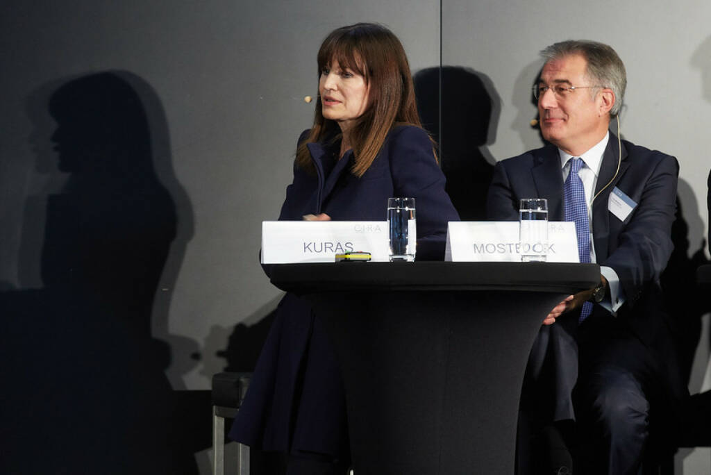 Birgit Kuras (Wiener Börse), Fritz Mostböck (Erste Group), © APA-Fotoservice für CIRA. Mit freundlicher Genehmigung der CIRA. (26.10.2015) 